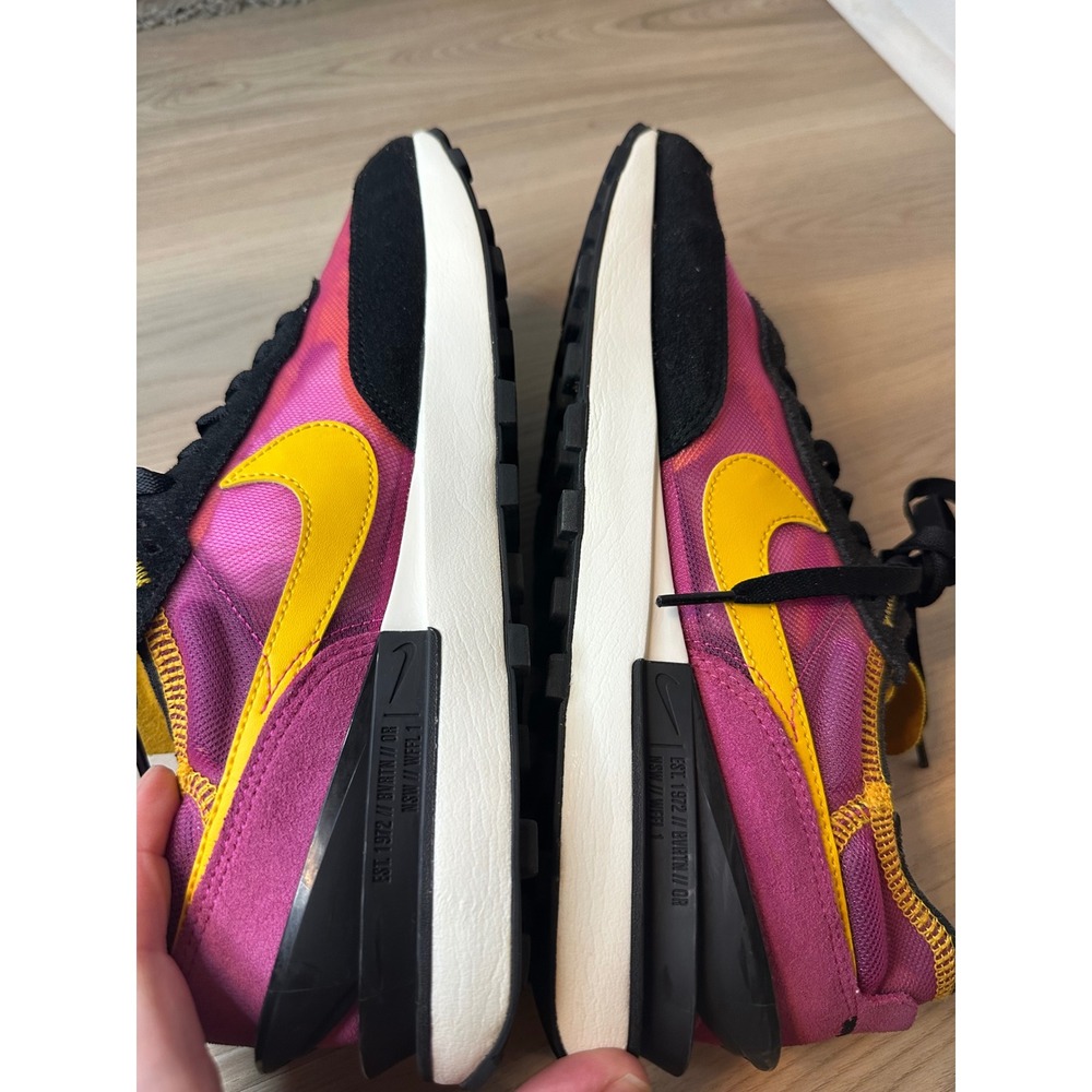 Nike Waffle One Active Fuchsia University Gold US Size 9.5 Men's DA7995-600 - Picture 4 of 9
